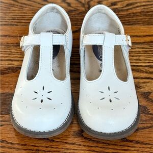 FootMates White Dress Shoes